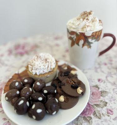 Le Macaron French Pastries