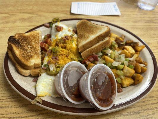 Egg white western omelet wit breakfast potatoes and toast 8/3/22