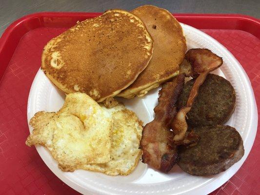 Deluxe Pancake 2 pancakes, 2eggs,2 bacon $9.99