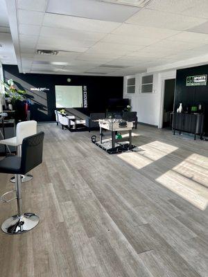 Clean reception area at JJ SPORTS in Denver