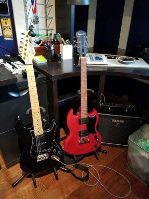 SquierSlayer is the black one on the left!