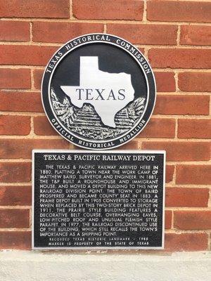 Texas Historical Commission plaque for the Texas Pacific Railroad Depot