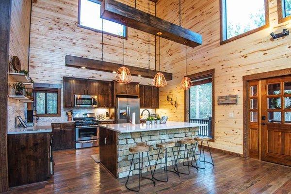 Rustic Heights Cabin
