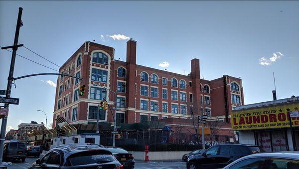 New Bridges Elementary School