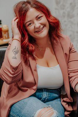 HI! Im Caitlin Danae!