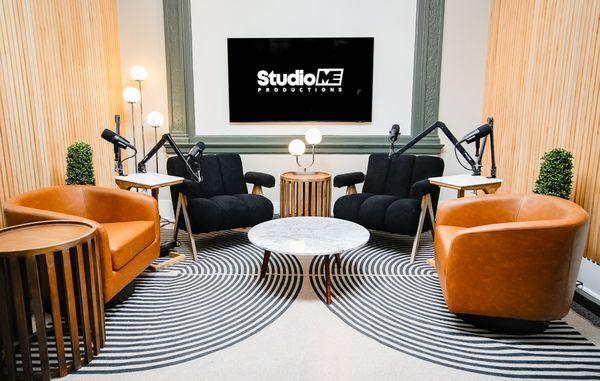 The Speak Easy Lounge