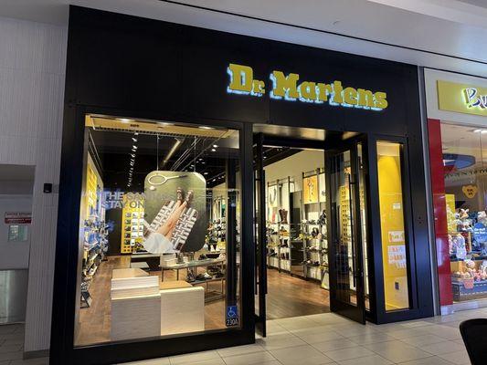 Dr Martens - Del Amo