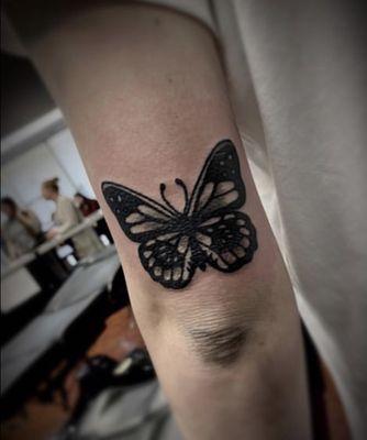 13 Roses Art Collective