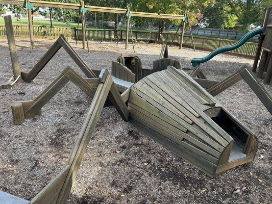 Spider wooden thing climb thru