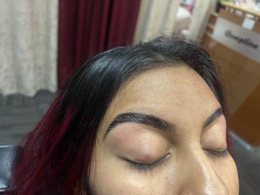 Sasa Eyebrows Threading