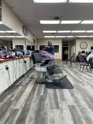 Lyons Den II Haircutters