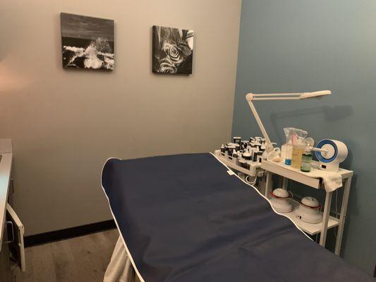 Hand & Stone Massage and Facial Spa