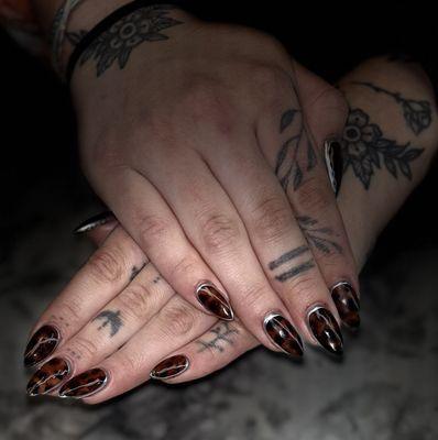 Soft gel with tortoise shell art