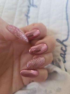 V Nails