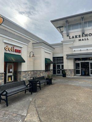 DeliMax and the front entrance to Lakeshore Mall.