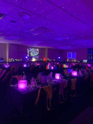 Blacklight neon painting setting