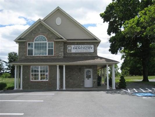 Lauri A Passeri, DMD