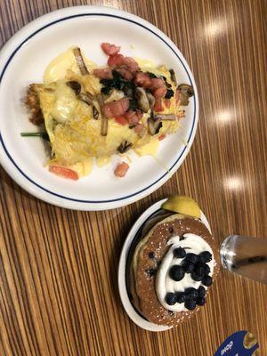 Spinach & mushroom omelette w/ lemon ricotta & blueberry pancakes
