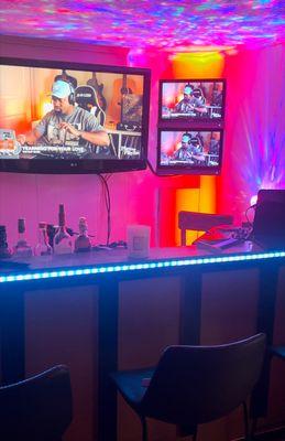 Schron’s Decor & More