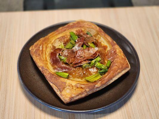 Asparagus and prosciutto puff