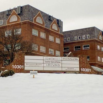 Fairfax, Virginia Clinic Exterior Sign