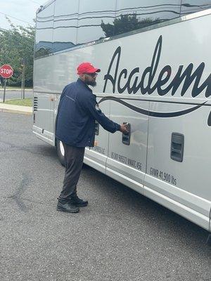 Extremely rude and unprofessional bus driver