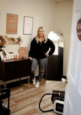 Welcome to Sol Luxe Spray Tan Studio! My name is Lacy and I look forward to working with you on your custom spray tan