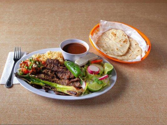 27. Carne Asada Arroz Frijoles Ensalada
