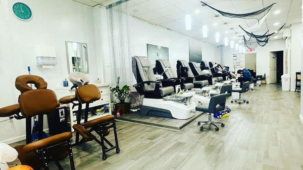 Elegant Nail Salon