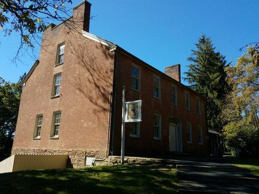 Mount Washington Tavern