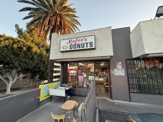 Magee's Donuts