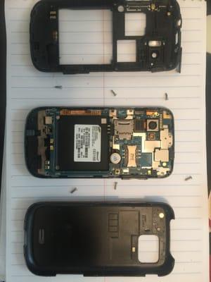 Inspecting components of a samsung phone.
