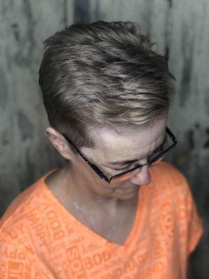 University Cut'n Style