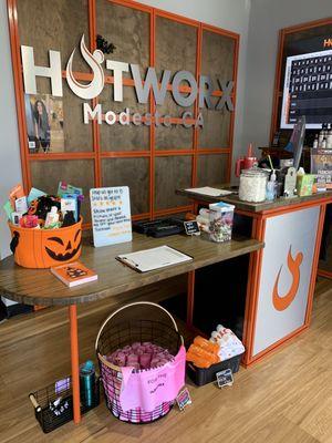 HOTWORX - Modesto