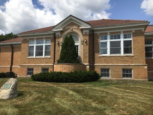 Hebron Public Library