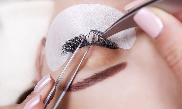 Trami Eyelash Extensions and Training