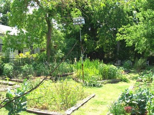 Le Jardin Community Garden