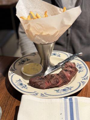 Perfectly prepared steak frites with bearnaise.