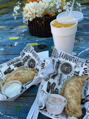 Beef and veggies empanadas and mango lemonade