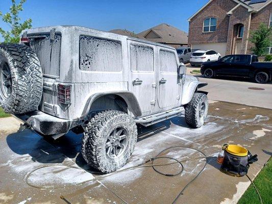 2014 Wrangler with the Starwood finish getting the business!