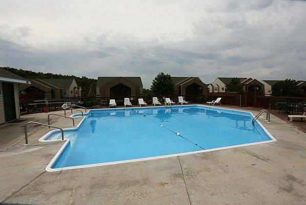 Branson Condo for Rent- fish.swim.stay-pool