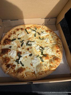 Bianca white pizza