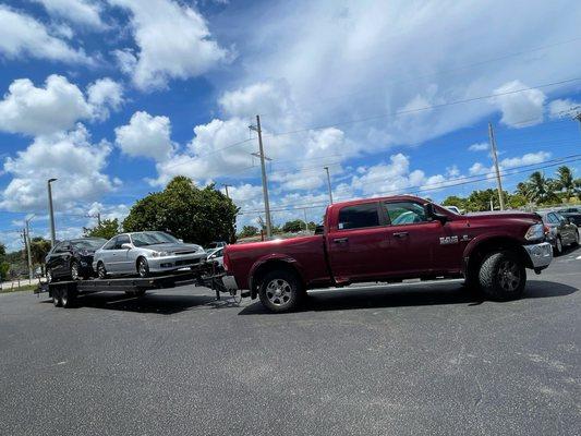 Sisco’s Auto Carrier