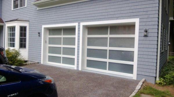 Briarcliff Manor, NY Contemporary Garage Doors