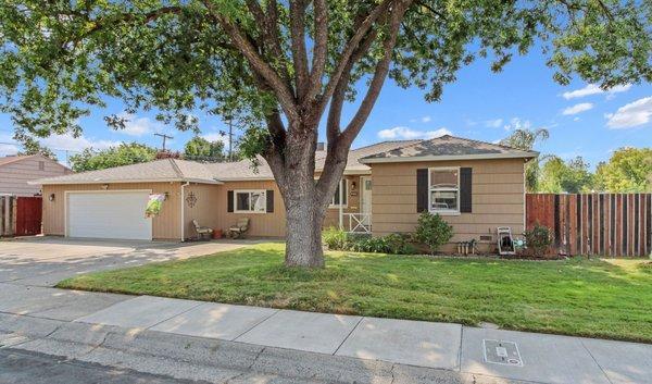 Shelly Long-Welborn - Nick Sadek Sotheby's International Realty