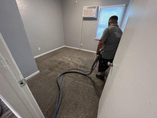 Felipe's Carpet & Floor Installation