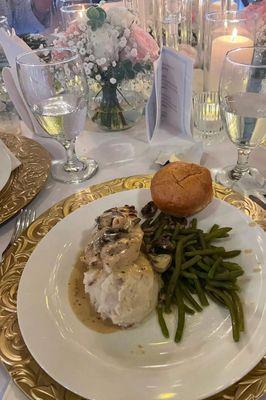 Chicken Marsala, garlic mashed potatoes and green beans- all super delicious!!