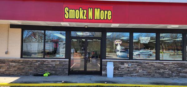 Smokz N More