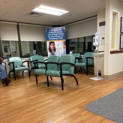 Waiting room ... been here since 8 pm it's now 10:26 ... husband has been in pain. Still waiting to be seen ! Awful