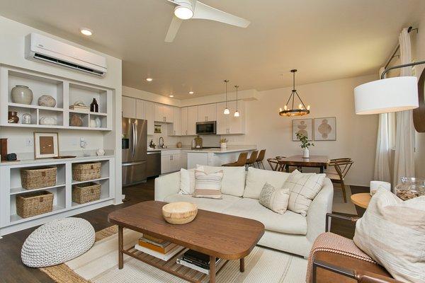 Melvin Leon Guerrero - Compass